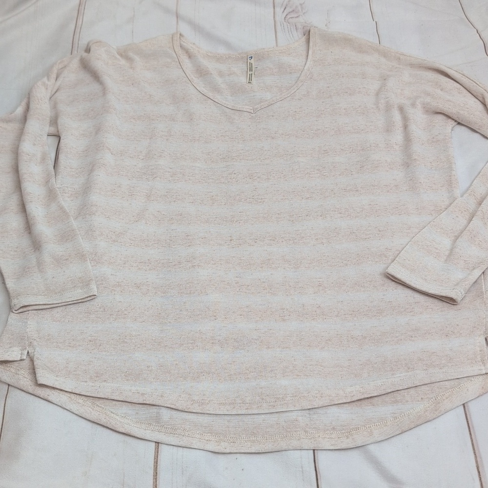Kuhl Sylvie Sweater Tan Cream Color Size XL Extra Large Stripes and Lightweight